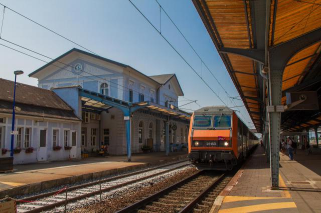 Gare SNCF de Sélestat, arrivée d’un TER Alsace en provenance de Bâle vers Strasbourg.