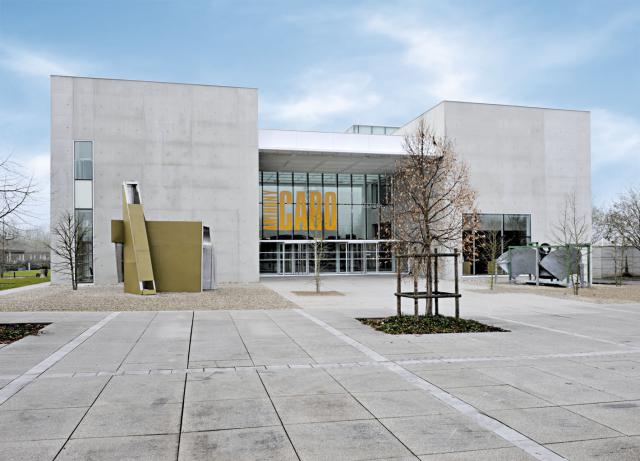 Vue du parvis du Musée Würth France à Erstein