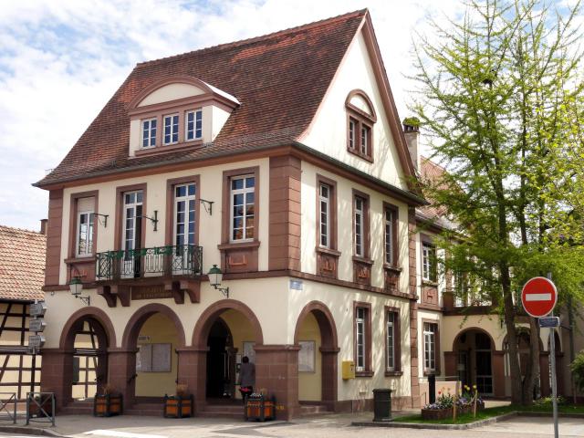Alsace, Bas-Rhin, Fegersheim, Mairie.