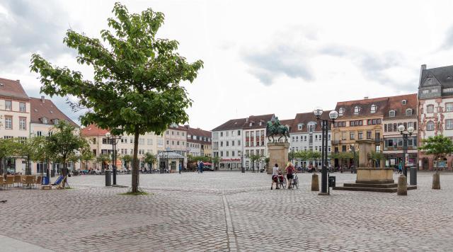 Der Rathausplatz in Landau in der Pfalz