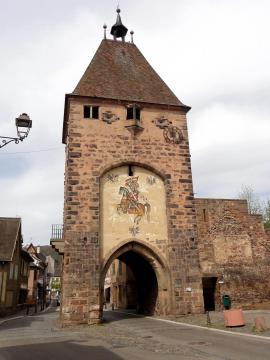 Alsace, Bas-Rhin, Mutzig, Porte de Strasbourg (XIVe-XVIIIe), rue du Maréchal-Foch (PA00084816, IA67011484).