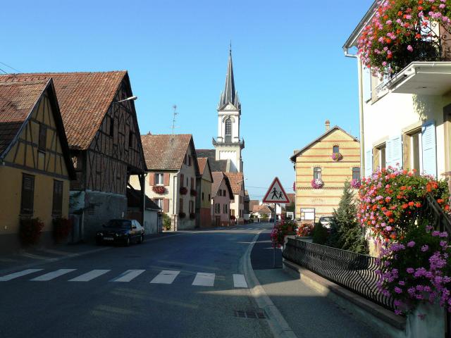 La rue principale du village de Mussig