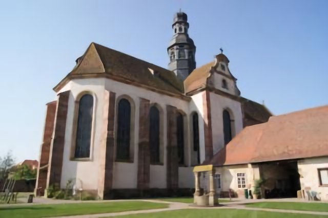 Eglise St Cyriaque et son puit Renaissance d'Altorf