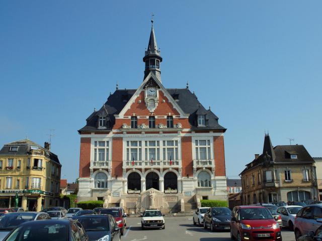 Hôtel de ville de Vouziers (Ardennes, France)