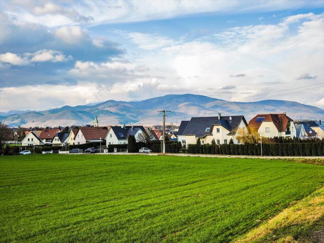 Village d'Aspach-le-Bas, vu du calvaire. Haut-Rhin.