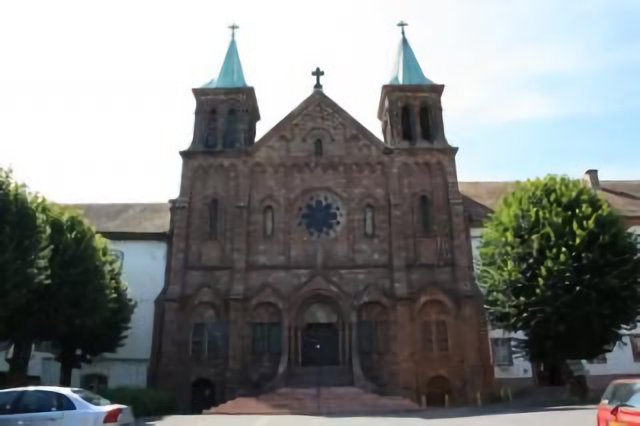*Abbaye N.-D. d'Oelenbourg: église, façade