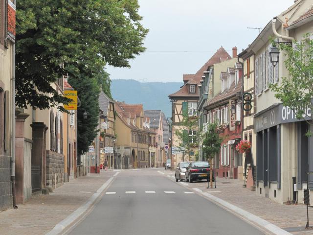 Wintzenheim, vue dans la rue: Rue Clemenceau