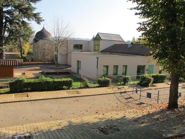 Ecole élémentaire du groupe scolaire des Frères VOISIN d'Albigny-sur-Saône, Albigny-sur-Saône, Rhône, France.