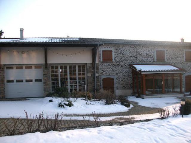 mairie de riverie sous la neige