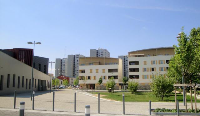Quartier du cerisier aux Minguettes.