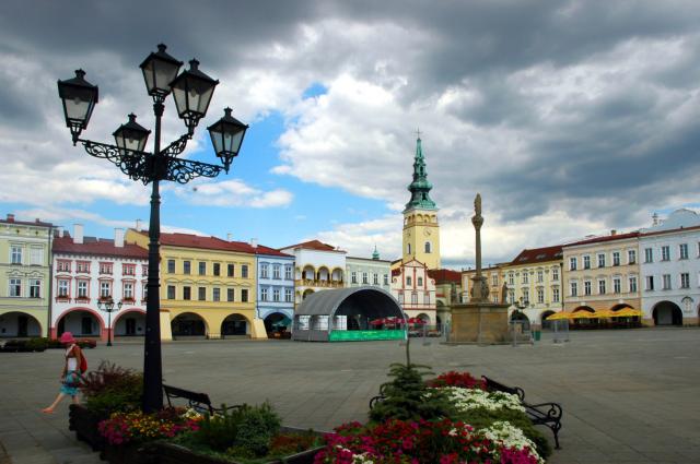 Nový Jičín, central square, Czech Republic Lieu de la prise de vue 49° 35′ 41,73″ N, 18° 00′ 36,28″ E Voir cet endroit et d’autres images…
