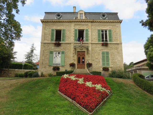 Mairie de Lucenay (Rhône, France).