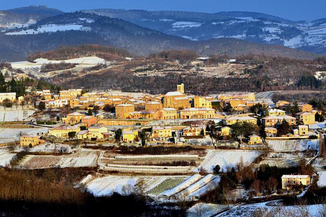 Panorama hivernal de Rontalon, route de Mornant, Rhône, France