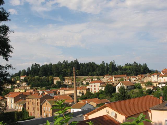 Amplepuis (Rhône), depuis parvis de la gare.