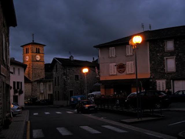Centre du village le soir