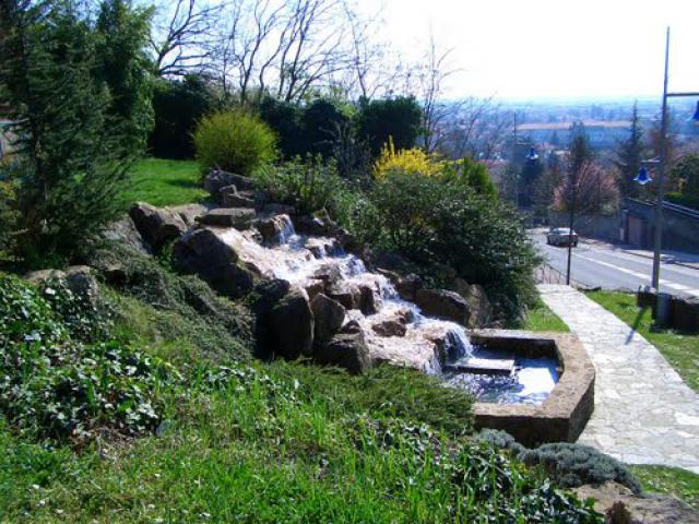 Fontaine rue de la République à Chassieu - Rhône