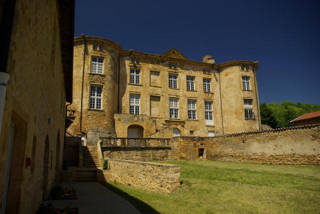 Château de Rochebonne, à Theizé (69620), Sud Beaujolais, département du Rhône (69) - France.