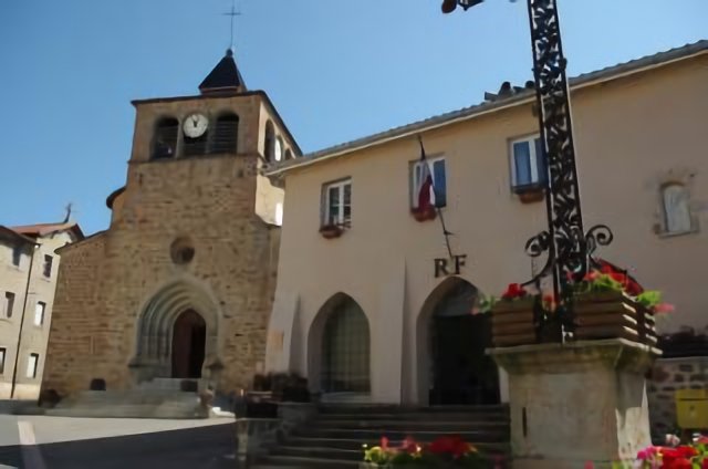 Eglise et Mairie de Larajasse
