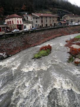La Brévenne vue du pont de la route de Lyon, Sain-Bel, Rhône, France.