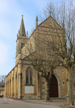 Saint-Laurent-de-Mure (69) 10 janv 2014. L'église (néo gothique 1855).