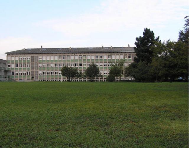 Lycée à St Genis-Laval