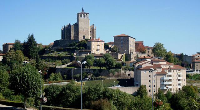 Panorama sur le quartier de l'église, Saint-Symphorien-sur-Coise, Rhône, France.