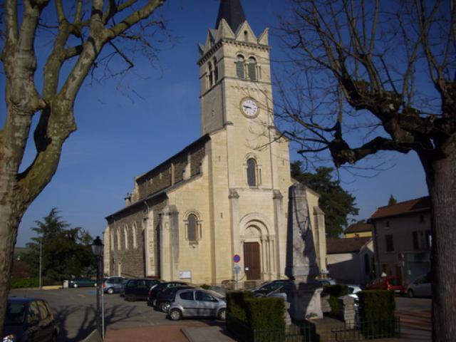 Eglise de Lentilly et monument aux morts