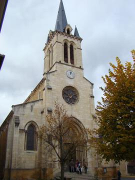 Façade de l'église de Denicé