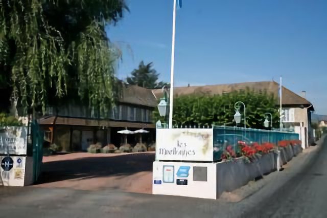 Romanèche-Thorins, Hotel Les Maritonnes