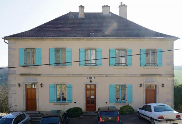 La mairie de Montjustin-et-Velotte.