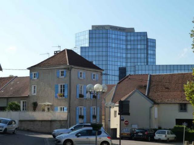 Dampierre-s-Salon: Une horreur urbanistique. An urban horror „www.archicultura.ch“