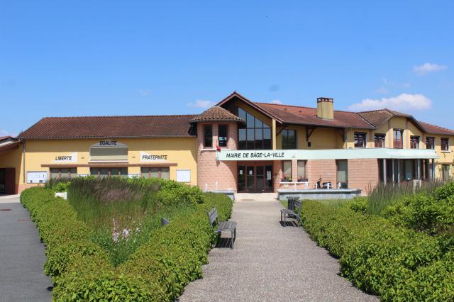 Mairie de la commune de Bâgé-la-Ville.