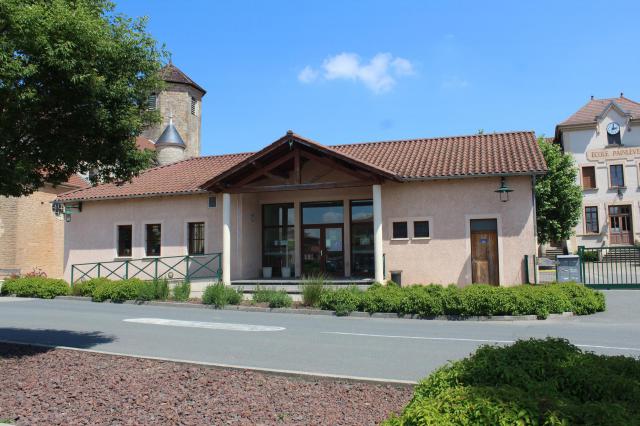 Salle des fêtes de Bâgé-la-Ville.