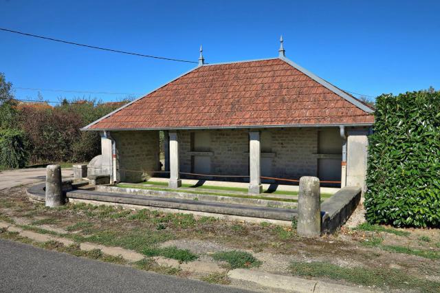 La fontaine-lavoir-abreuvoir