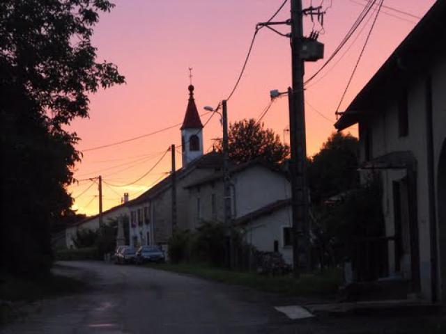 Rue principale et mairie de La Basse-Vaivre