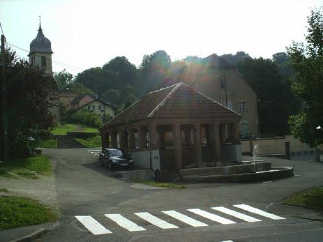 Le lavoir et l'Eglise