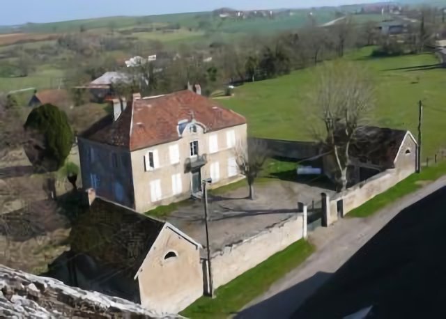 LE PRESBYTERE DE BUCEY LES GY