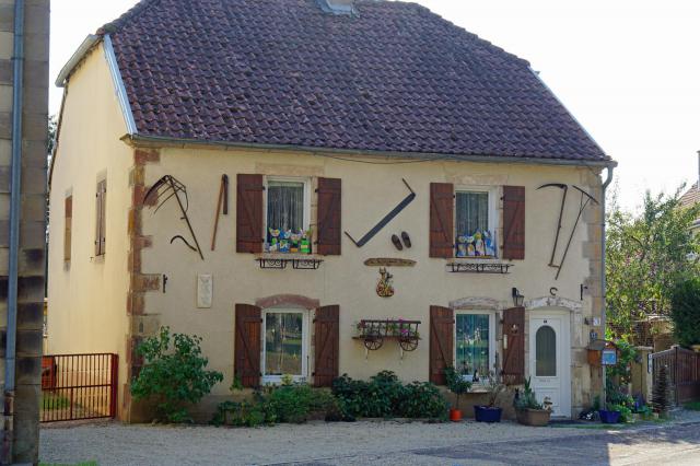Ancienne maison à Roye (Haute-Saône).