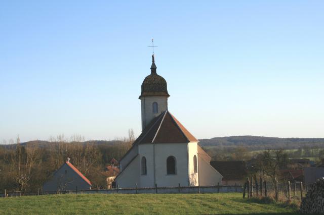 Vue de l'église de VANNE en Haute Saône