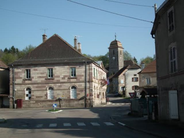 La Mairie et l'Eglise - 8 avril 2011
