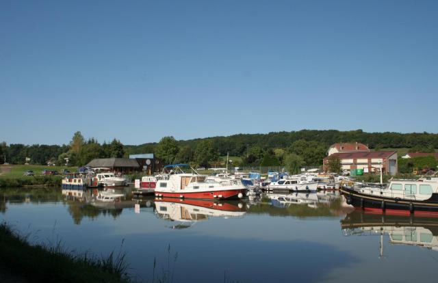Port de Savoyeux on Saône river (Savoyeux, Haute-Saône, France)