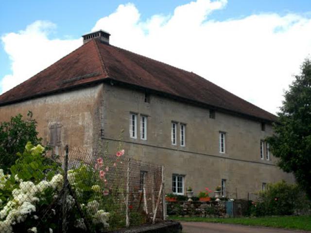 BEVEUGE - MAISON ANCIENNE