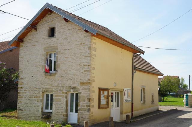 Mairie de Creveney.