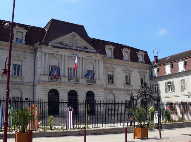 Hôtel de ville de Vesoul (ancien hôpital), façade principale
