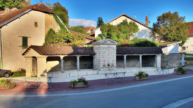 Cet édifice est répertorié dans la base Mérimée, base de données sur le patrimoine architectural français du ministère de la Culture, sous…