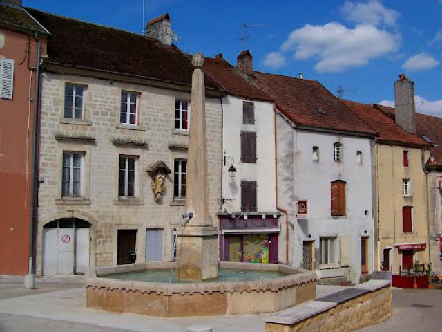 CHAMPLITTE - LE VILLAGE