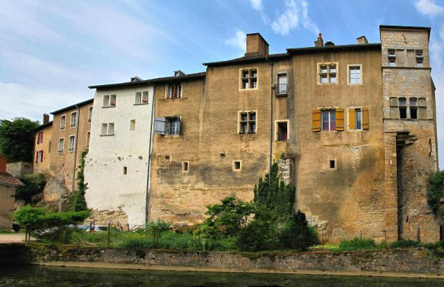 Cet édifice est répertorié dans la base Mérimée, base de données sur le patrimoine architectural français du ministère de la Culture, sous…