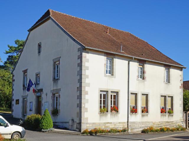 La mairie de Pomoy.