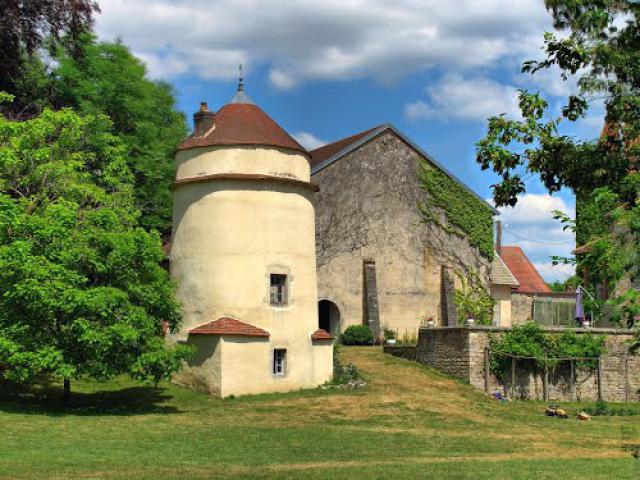 Motey-Besuche : pigeonnier