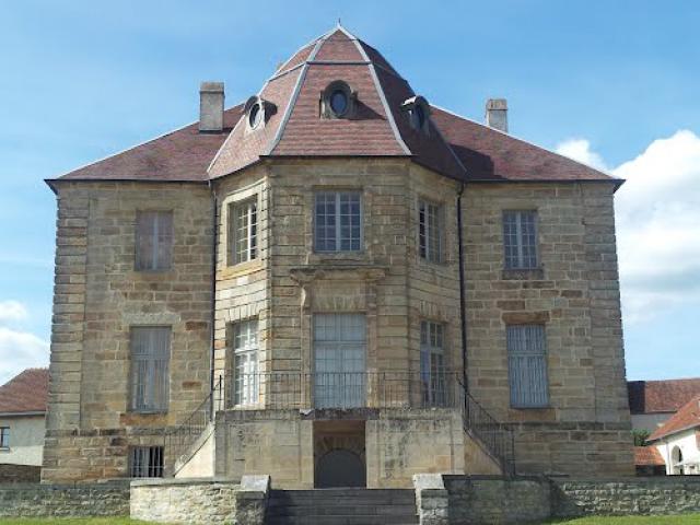 Château de Pusy (vue du jardin)